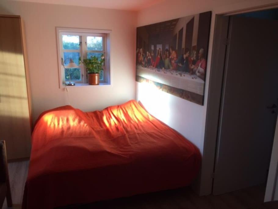 Idyllisk Anneks, Hvor Lejer Har Eget Hus. Semesterbostad *